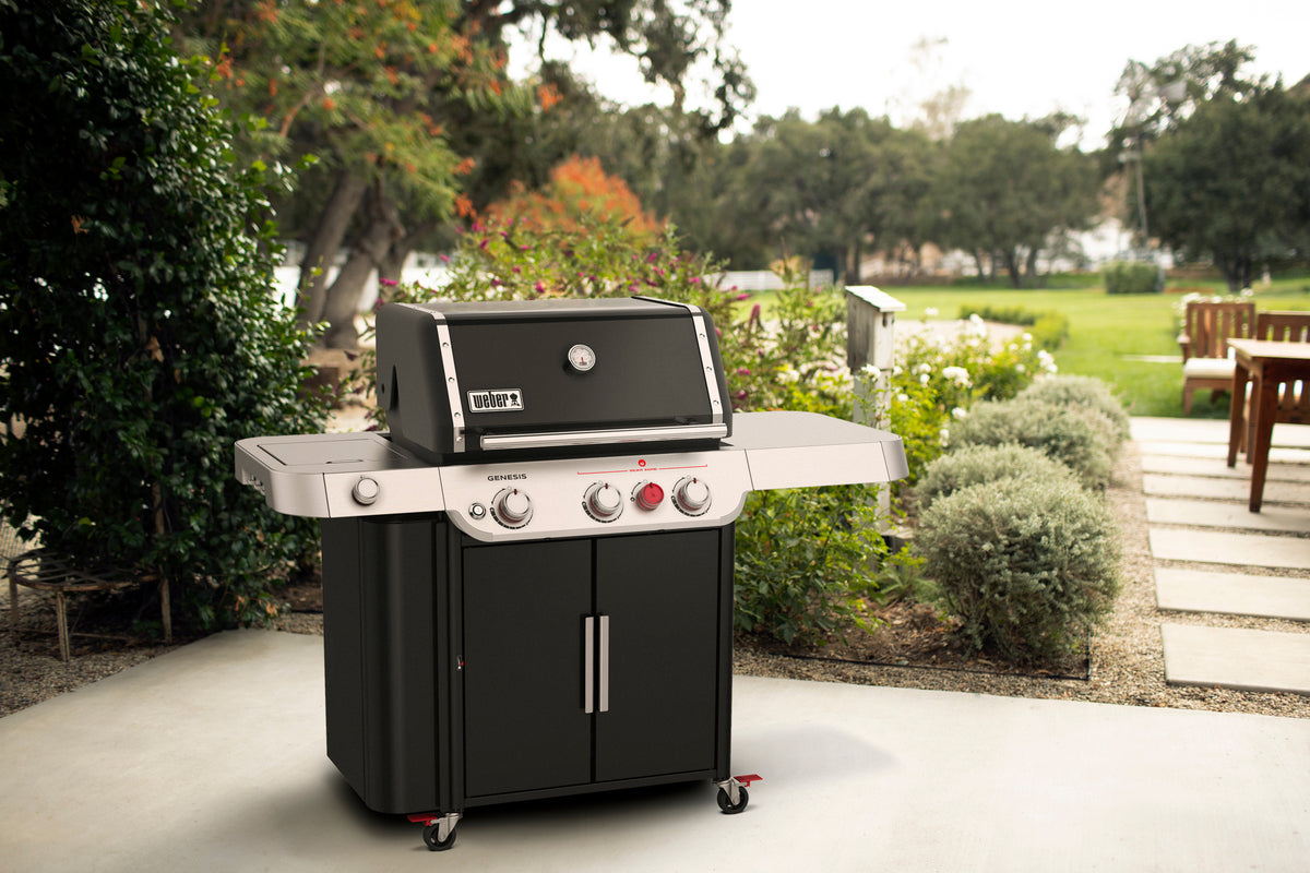 Genesis® E-335 Gas Barbecue